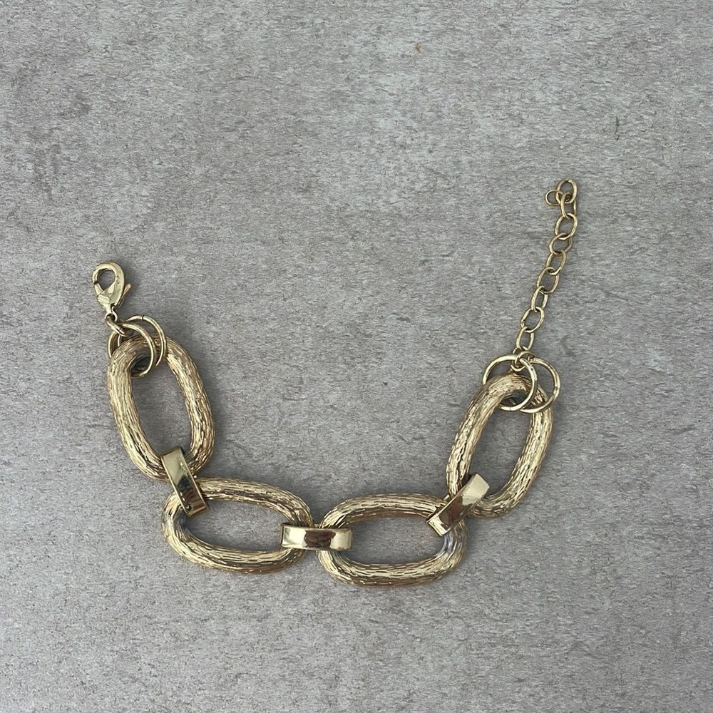 Large gold link bracelet - Picture 5 of 7